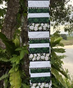 White flowers No3 Table Runner