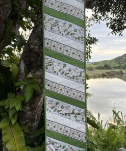 White flowers No2 Table Runner